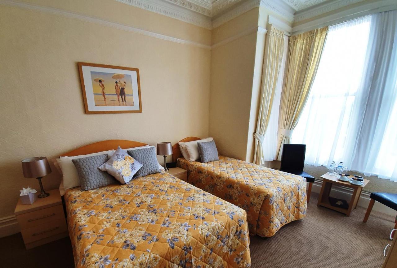 Cleve Court Hotel ペイントン 部屋 写真