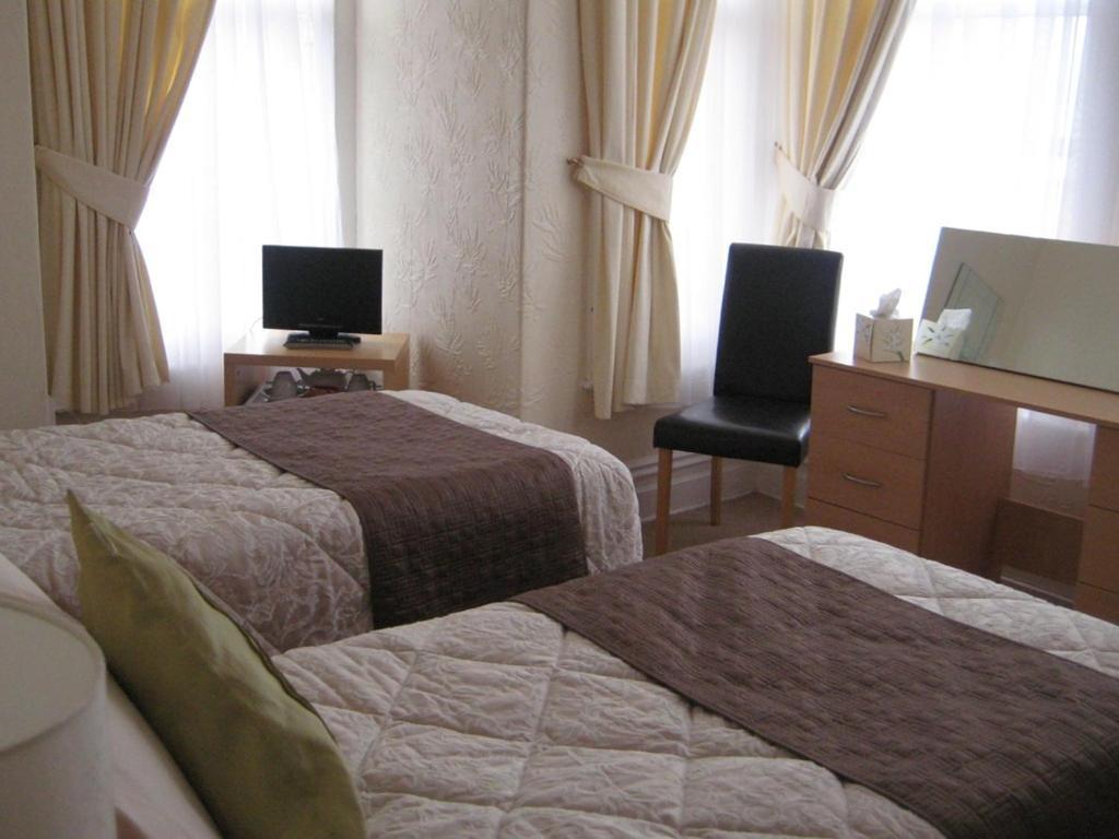 Cleve Court Hotel ペイントン 部屋 写真