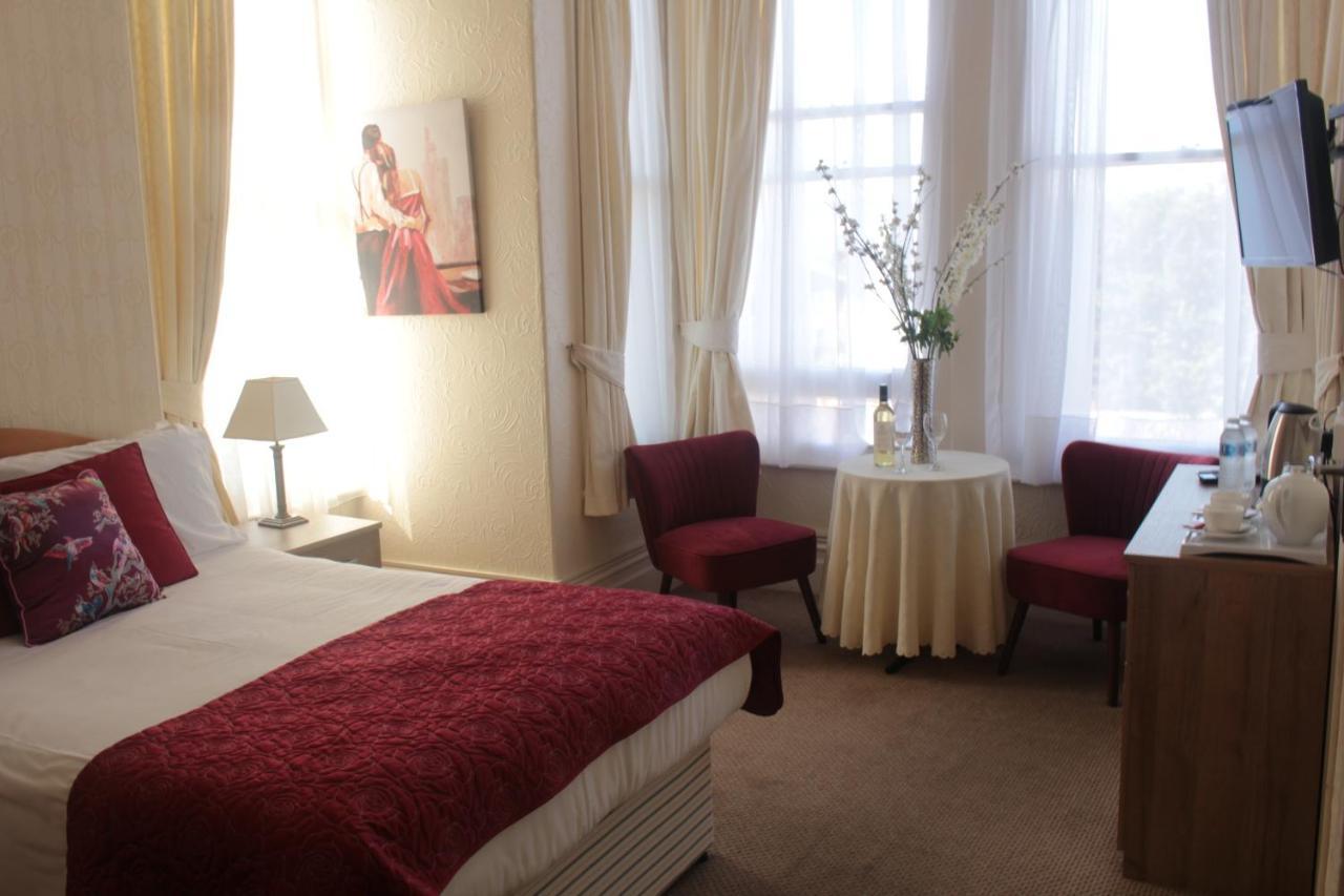 Cleve Court Hotel ペイントン 部屋 写真